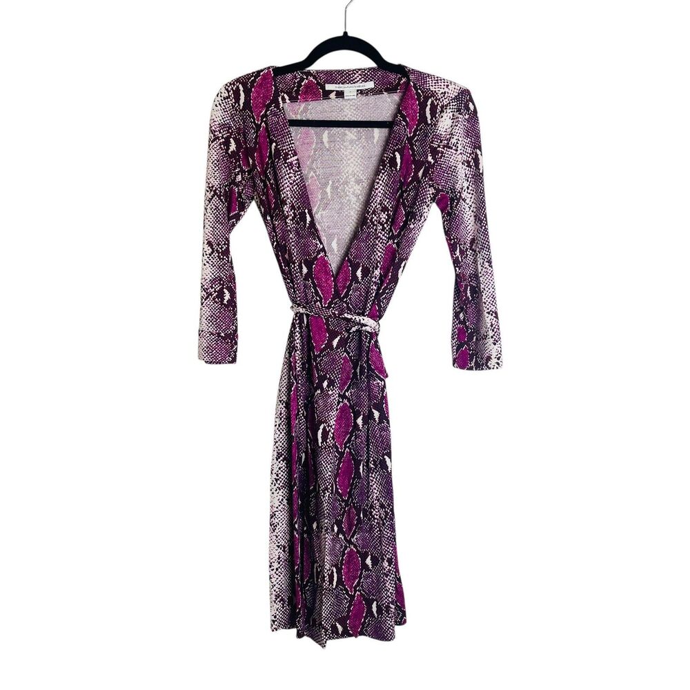 Diane von Furstenberg Wrap Dress Womens Size 2 Animal Print 3/4 Sleeve Knee
